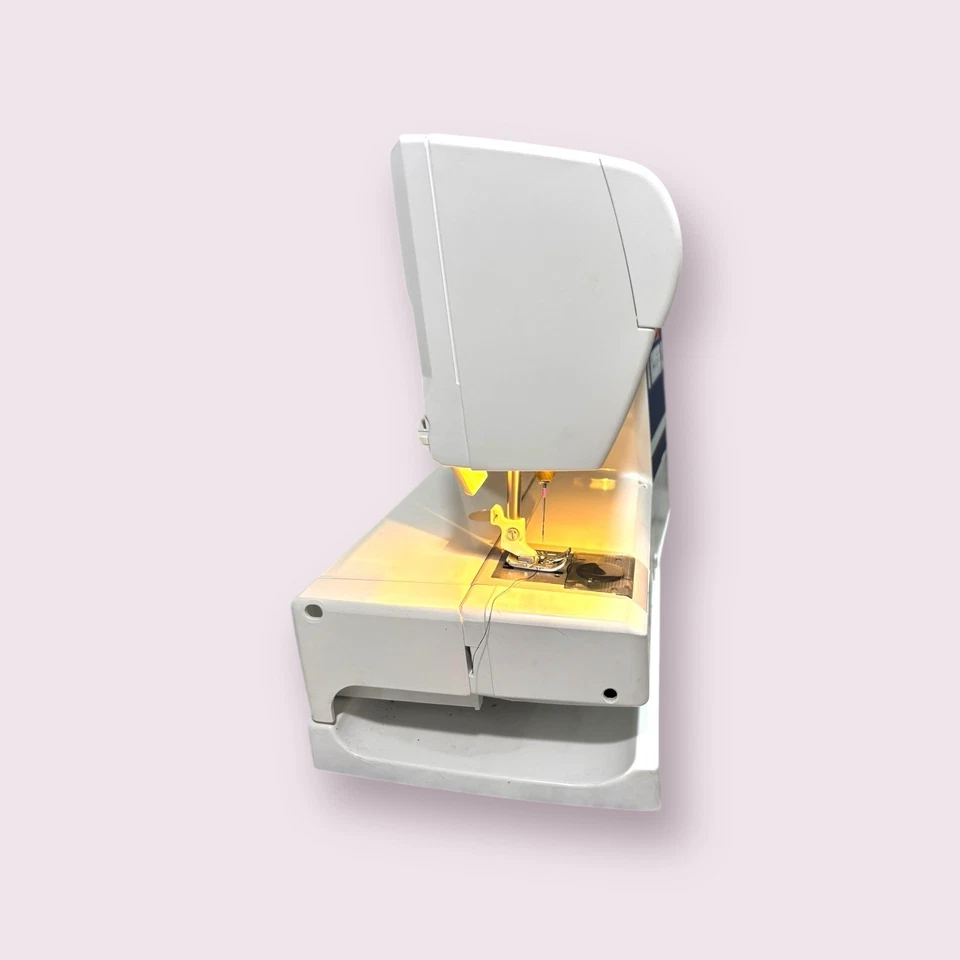 Máquina de coser Husqvarna Viking Freesia 425 T0400 Foto 3 de 4