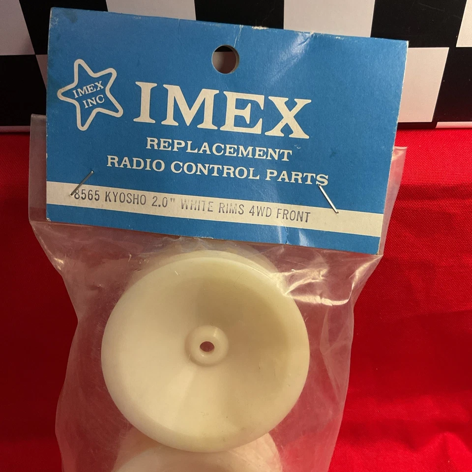 IMEX 8565 Kyosho 2.0’’ White Rims 4WD Front - Image 2 of 4