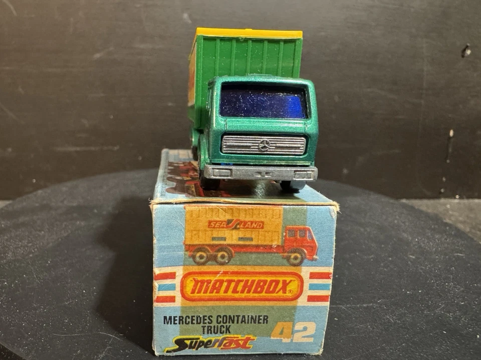 Matchbox SF Nr. 42C Mercedes Benz Container Truck grün "Mayflower" top in Box - Bild 3 von 4