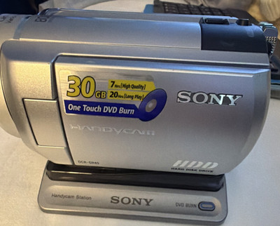 Sony Handycam DCR-SR40 30GB HDD SD Camcorder 40x Zoom 2.5'' LCD Dock
