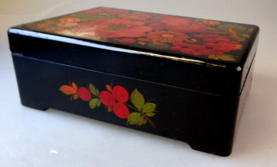 Schwere Schatulle farbige Blumen auf schwarzer Lack Bakelit (93788)