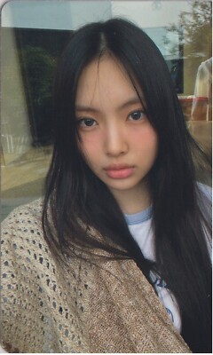 Newjeans Official Photocards | LINE FRIENDS POP-UP STORE HOW SWEET