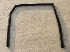 2006 Infiniti M35 right rear window glass run channel seal oem