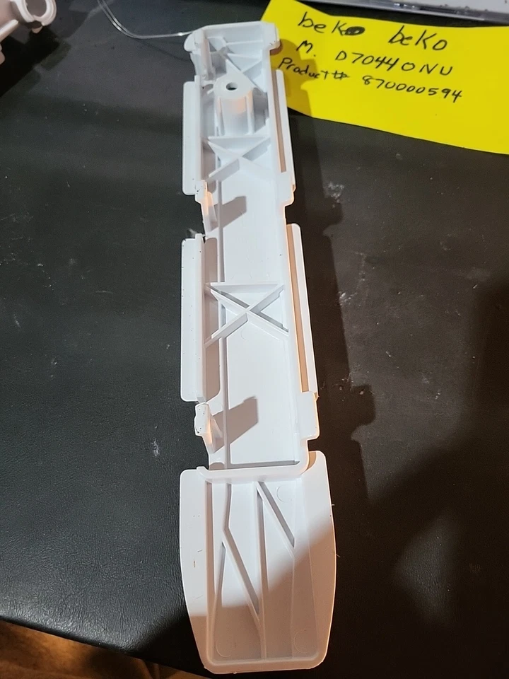 Riel guía deslizante para cajón de nevera incorporado Beko 575006 R pieza genuina Foto 4 de 4