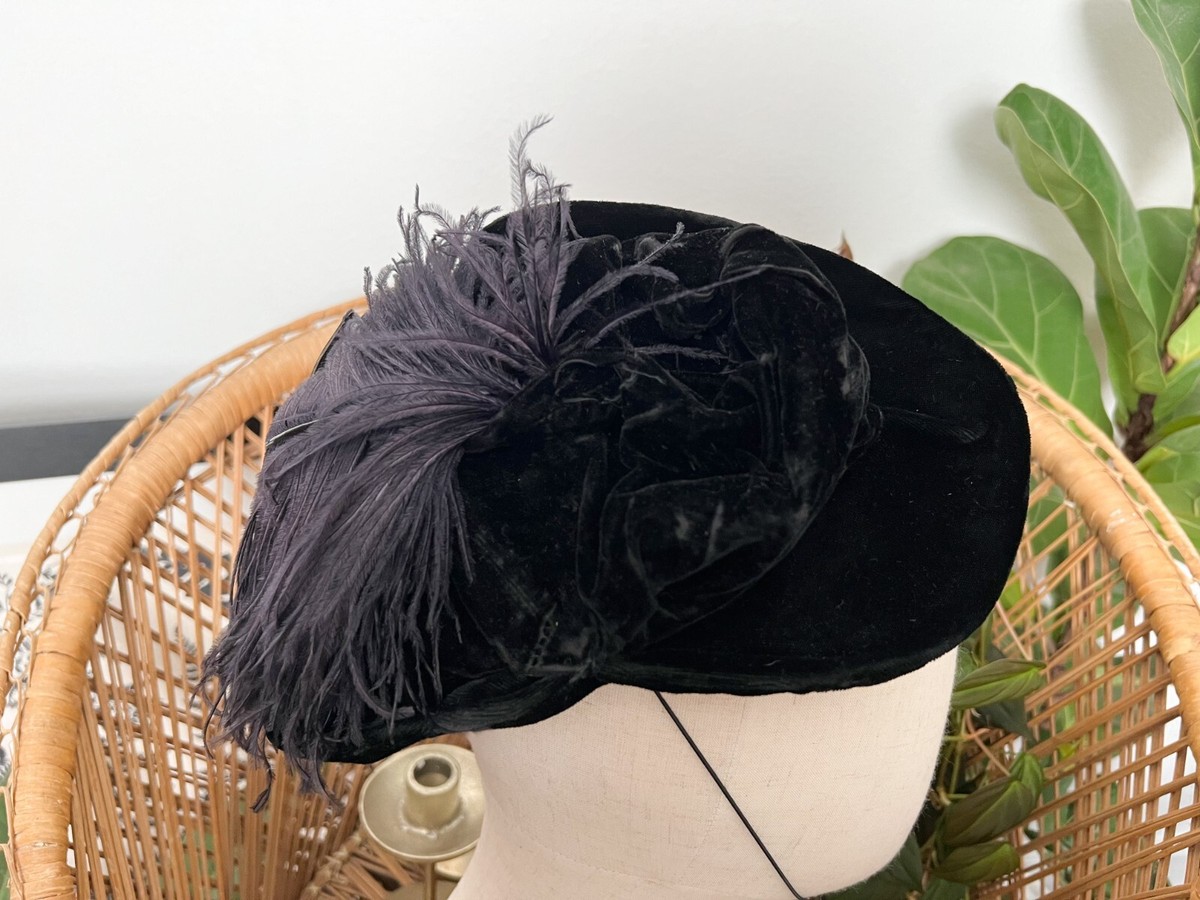 Vintage Late 1930s 40s Velvet Millinery Perch Tilt Hat w 
