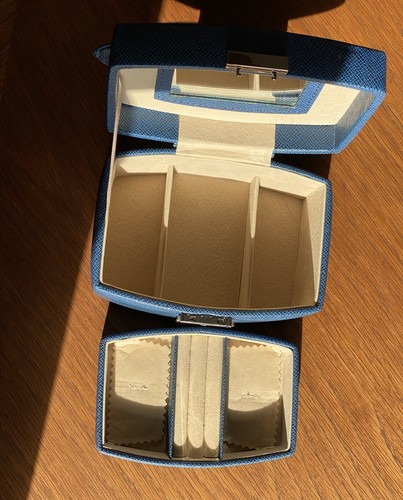 Na Hoku Hawaii Jewelry Box Case with Tray, Key Not Included - Picture 10 of 10