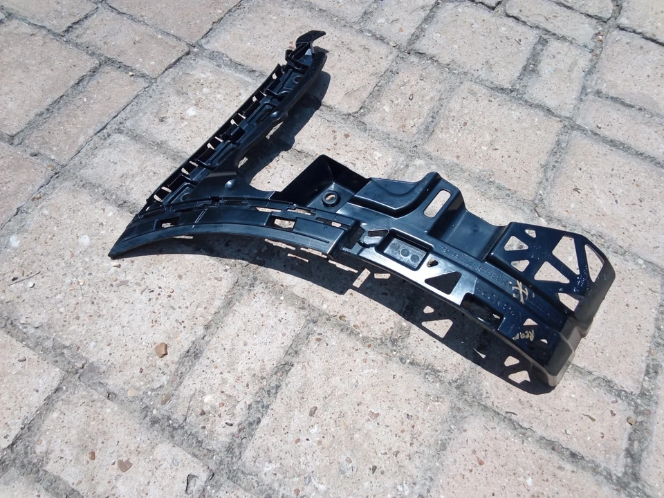 Soporte de parachoques trasero del lado del conductor Mercedes-Benz GLC300 2016-2022 A 253 885 83 02 FABRICANTE DE EQUIPOS ORIGINALES Foto 2 de 4