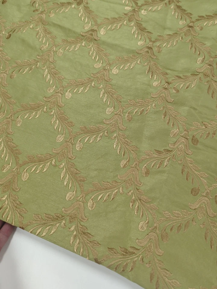 56 Tela Bordada Seda Verde Ancha en Dorado Patrón Damasco Floral Pergamino Nuevo Foto 3 de 4