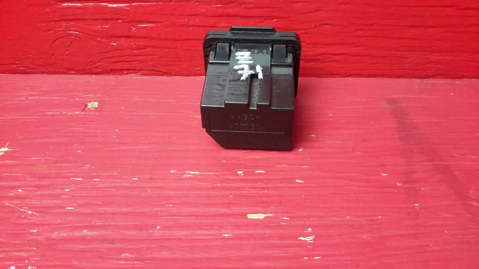 2008 Dodge Caliber Jeep Patriot Compass tomada inversor de energia 4671955AC FABRICANTE DE EQUIPAMENTO ORIGINAL - Imagem 4 de 4