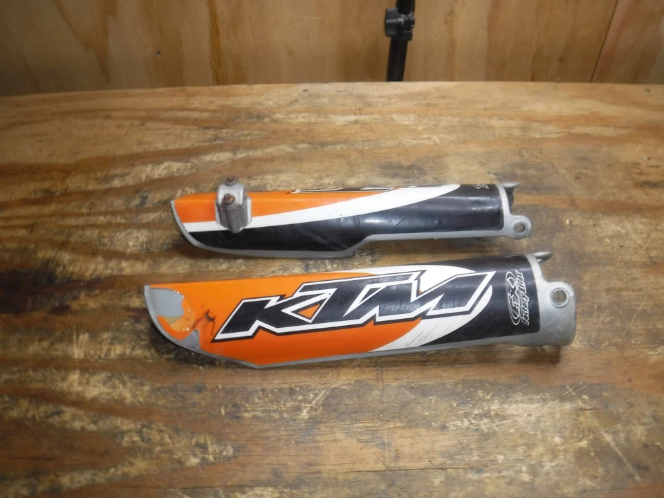 2000 KTM 400 EXC Front Forks Guard Plastics Fender Frame - Image 3 of 4