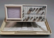 OSCILLOSCOPE Dual Trace No Probes GOLDSTAR OS-9020A 20MHz Powers On