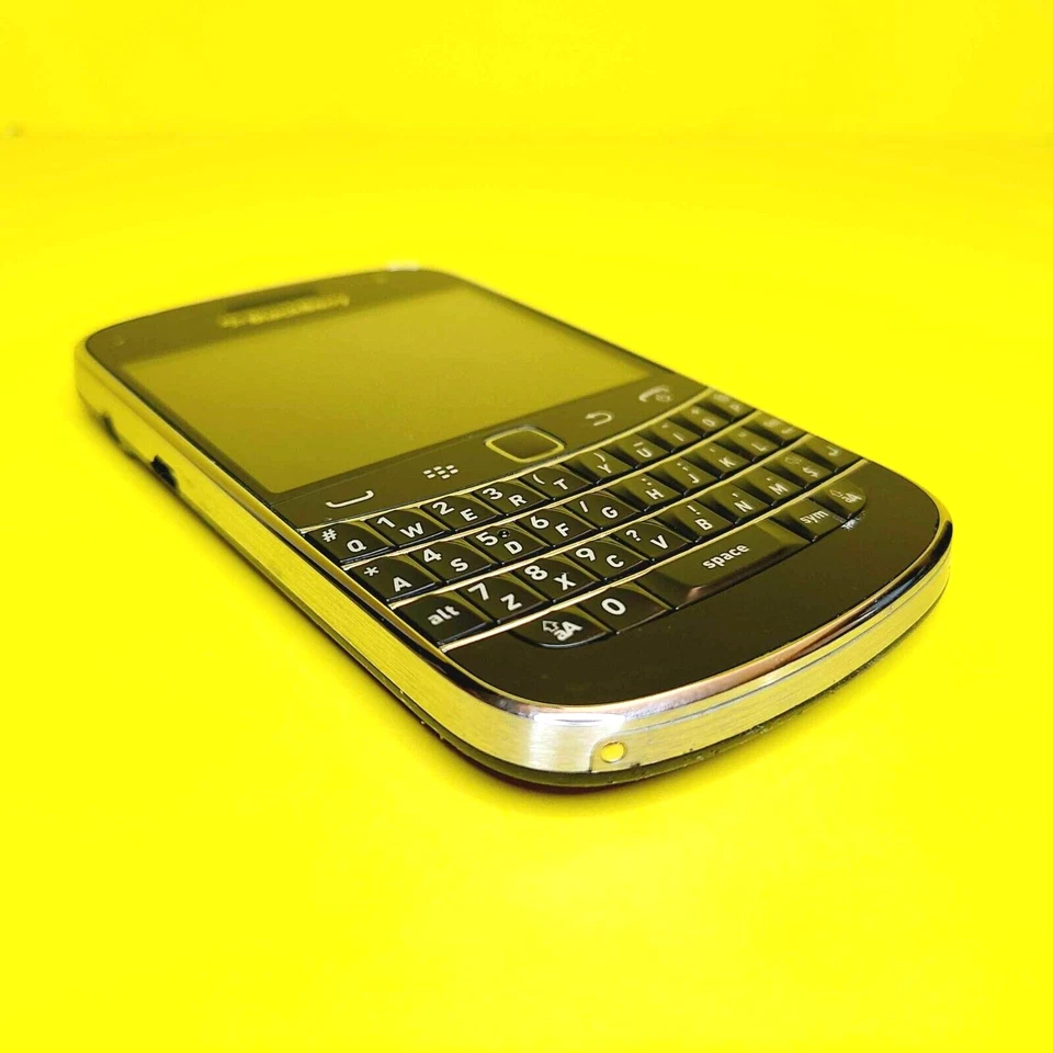BLACKBERRY BOLD 9900 UNLOCKED QWERTY CELL PHONE TELUS BELL FIDO CHATR ROGERS +++ - Image 2 of 4