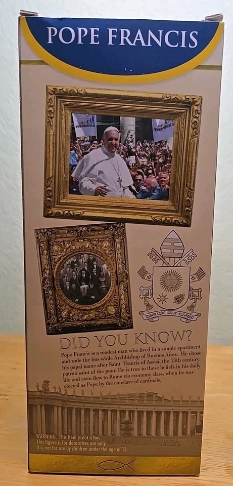 Bobblehead - Papa Francisco 8" Foto 3 de 4