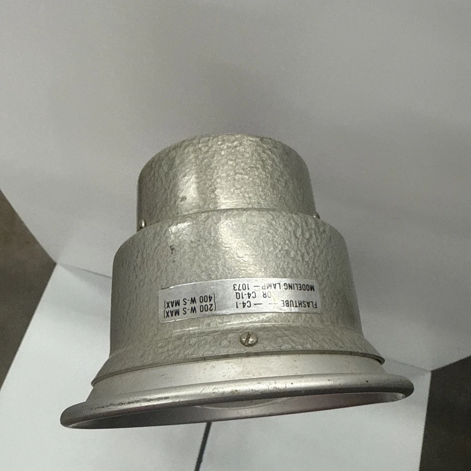 Vintage Photography Flashmaster Light Lamp Possible Repurpose Telescoping Tripod - Image 3 of 4