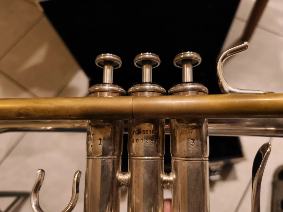 Cornetta Mib professionale Yamaha YCR6610T argentata con custodia originale - Immagine 4 di 4