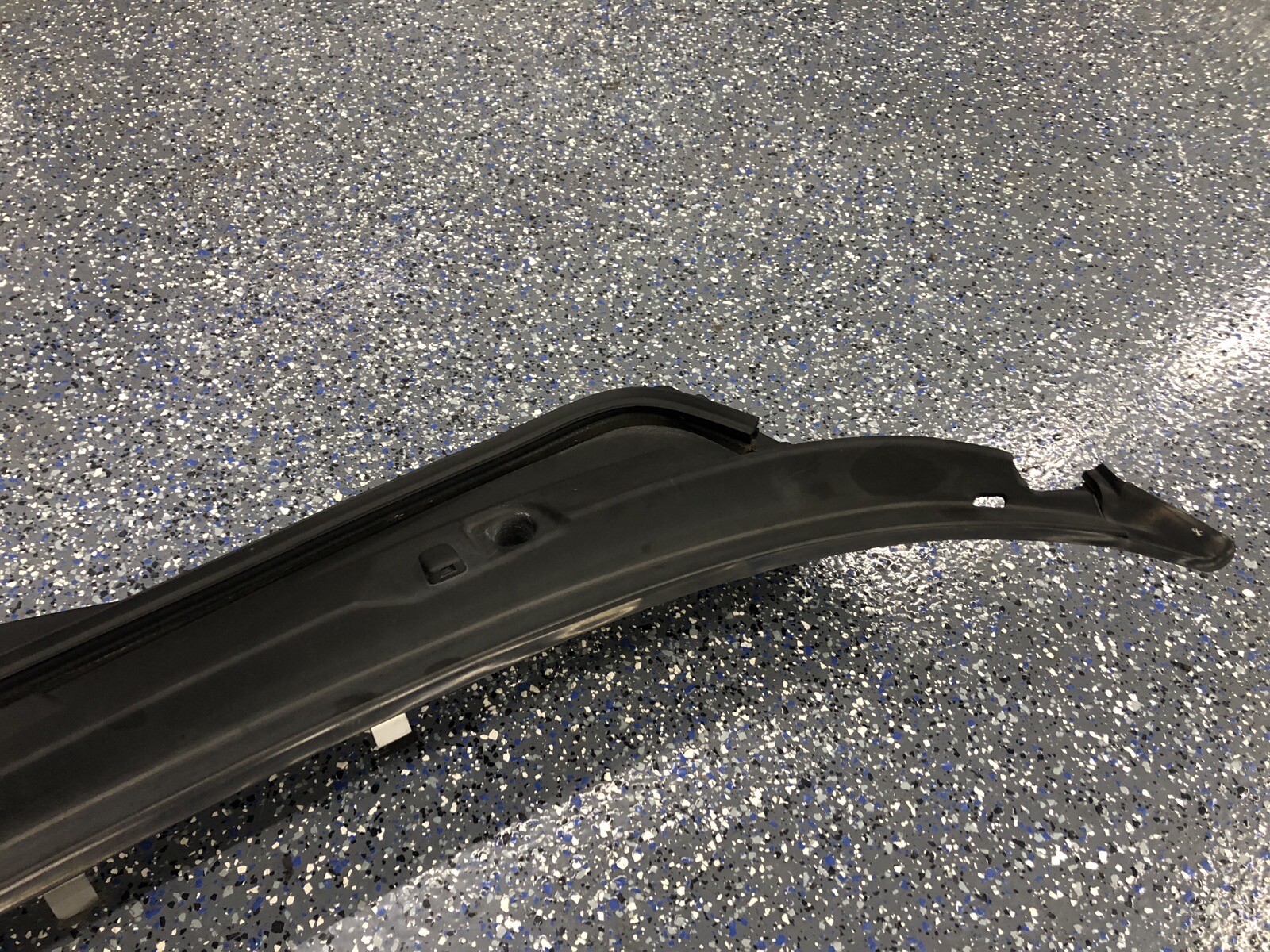 2008-2017 Maserati Granturismo GranCabrio Windshield Upper Cowl Vent Panel M7