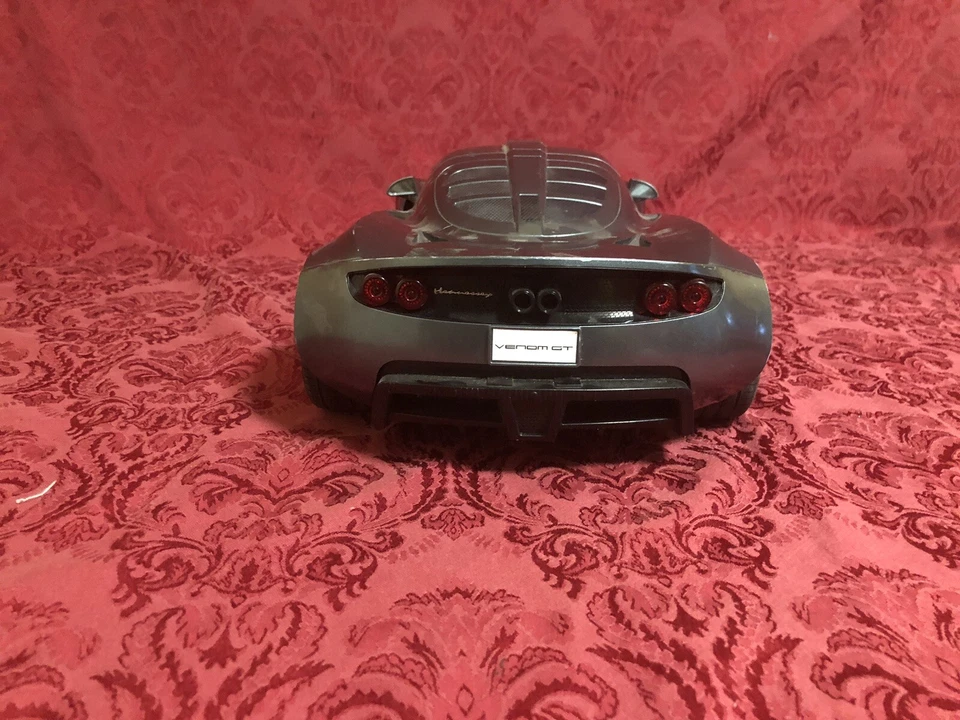 Fast Lane Toys R Us RC Hennessey Venom GT 1:8 * No Remote, Charger Or Battery - Image 4 of 4
