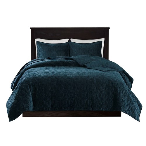 Gracie Mills Gayle 3-Piece Casual Geometric Velvet Quilt Set - Picture 26 of 49