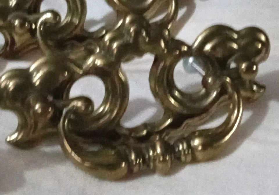 10 piezas Antiguo ala de murciélago de latón de colección Chippendale Drop Bail Pulls 3 LG 4 med 3fl Foto 3 de 4