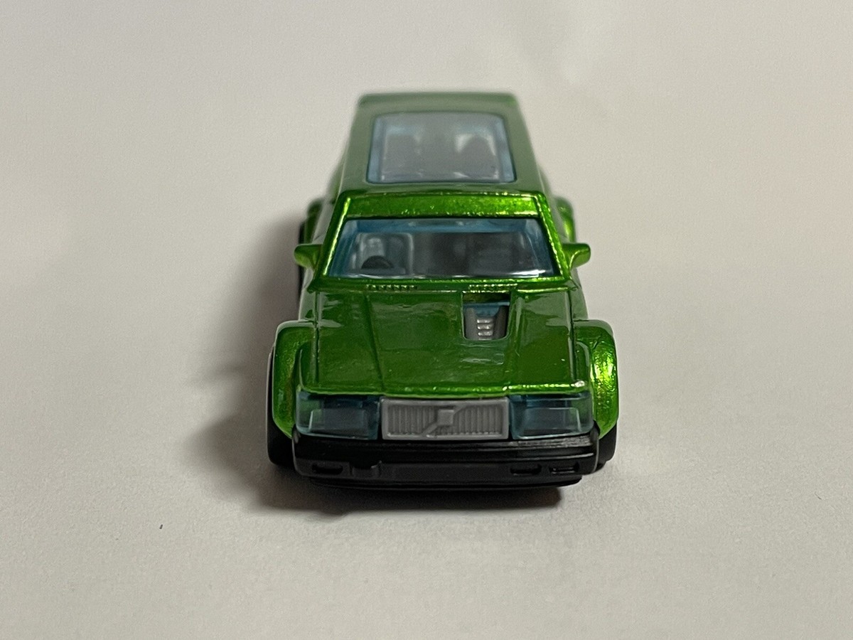 Hot Wheels 2023 Super Treasure Hunt Volvo 240 Drift Wagon