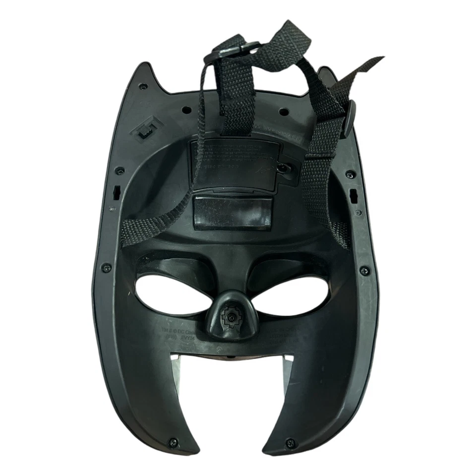 Игрушечная интерактивная маска Batman из комиксов DC Comics Dark Knight от Mattel - Изображение 3 из 3