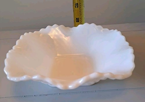 Vintage Diamond Pattern Milk Glass Square Candy Dish Ruffled Edge Hobnail - Picture 12 of 13