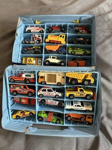 Vintage Lot of 24 Matchbox Cars & Collectors Case 1970s-80s