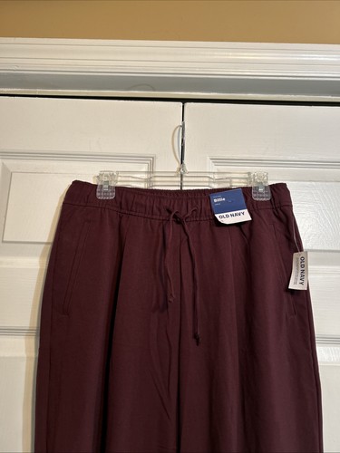 Neu mit Etikett Old Navy hoch geschnittene Billie Ankle Pants Hose Größe M Medium Damen burgunderrot - Bild 3 von 12