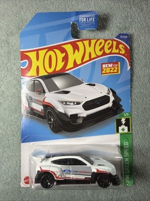 2022  Hot Wheels   White    FORD MUSTANG MACH-E 1400    Card #73   HW28-032022