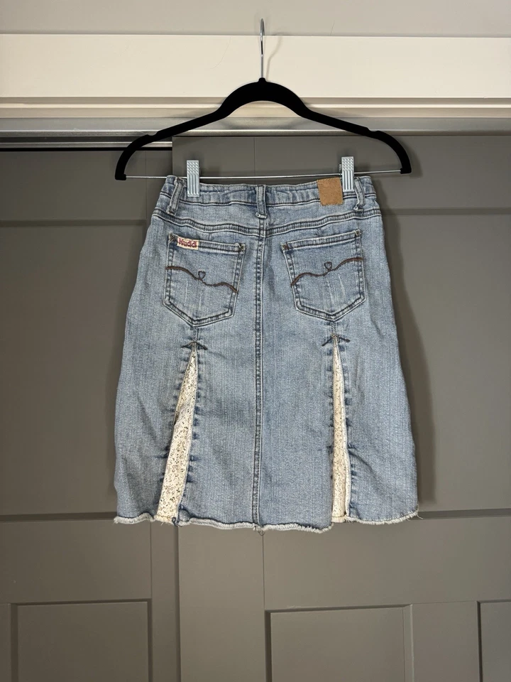 Falda vaquera muda para niñas talla 8, regular con detalles de encaje y cintura ajustable Foto 3 de 4