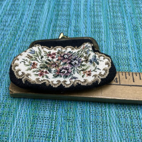Vtg Coin Purse Kiss Lock Embroidered Look Tapestry Change Pouch Black Hong Kong - Picture 5 of 9