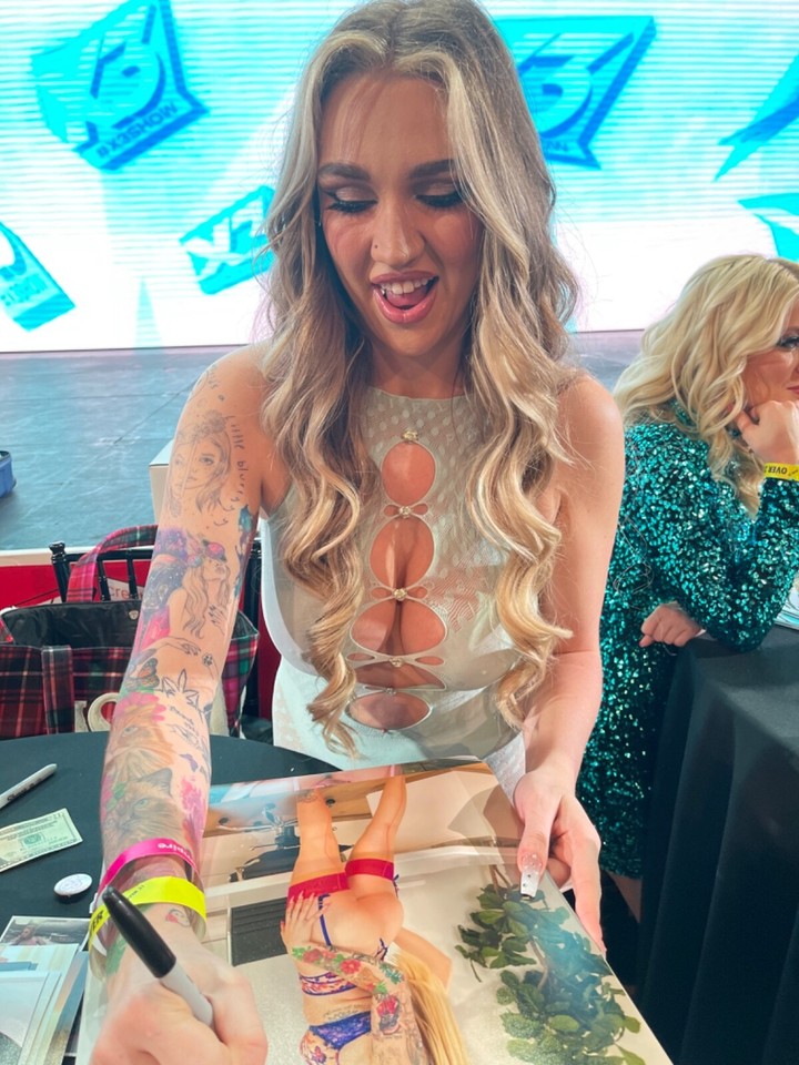 Kendra Sunderland Nude Signed 11x14 Photo Adult Model COA Exact Video