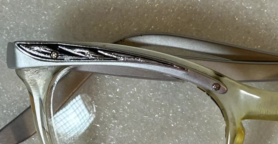 Shuron 5.5 Retro Cat Eye 1950s EyeGlasses Frames Yellow And Silvertone Vintage - Image 4 of 4