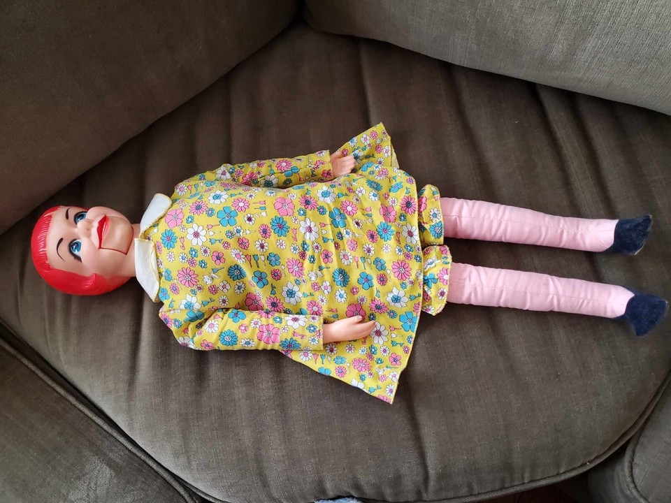 VENTRILOQUIST DUMMY GIRL TALKING DOLL VINTAGE HAYLEY O'HARA JURO NICE