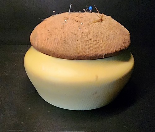 Vintage Celuloid Velvet Lined Box Sewing Padded Pin Cushion Lidded Compartment - Picture 1 of 10
