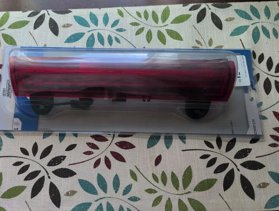 NUEVO 923-203CD Dorman Tercera Luz de Freno Lámpara Chevrolet Suburban Tahoe GMC Yukon Foto 3 de 4