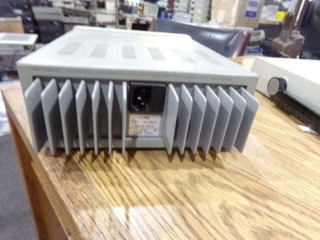 Hewlett Packard Model: E3610A.  0-8V DC Power Supply.  Missing Current knob - Image 3 of 4