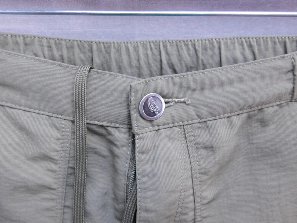North Face Women's XS Green Casual Cargo Shorts - Image 2 of 4
