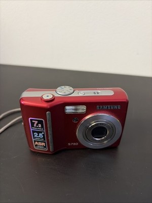 Samsung S750 Digitalkamera 7.2 MP noch nicht benutzt rot