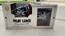 MUK LUKS Men's M 10-11 NAVY Snowflakes SCUFF SLIPPERS With Bottle Sweater COOZIE