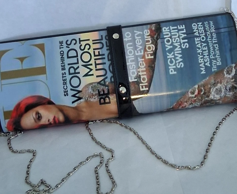 Bolso sin asas retro de vinilo con impresión de portada de revista Rihann VAGUE de los 80 de Olivia Miller💕 Foto 3 de 4