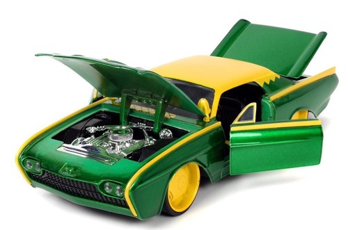 JADA TOYS - FORD Thunderbird con figura LOKI verde 1963 MARVEL - 1/24 - JAD33357 - Imagen 5 de 6