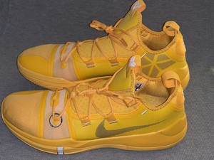 kobe yellow shoes