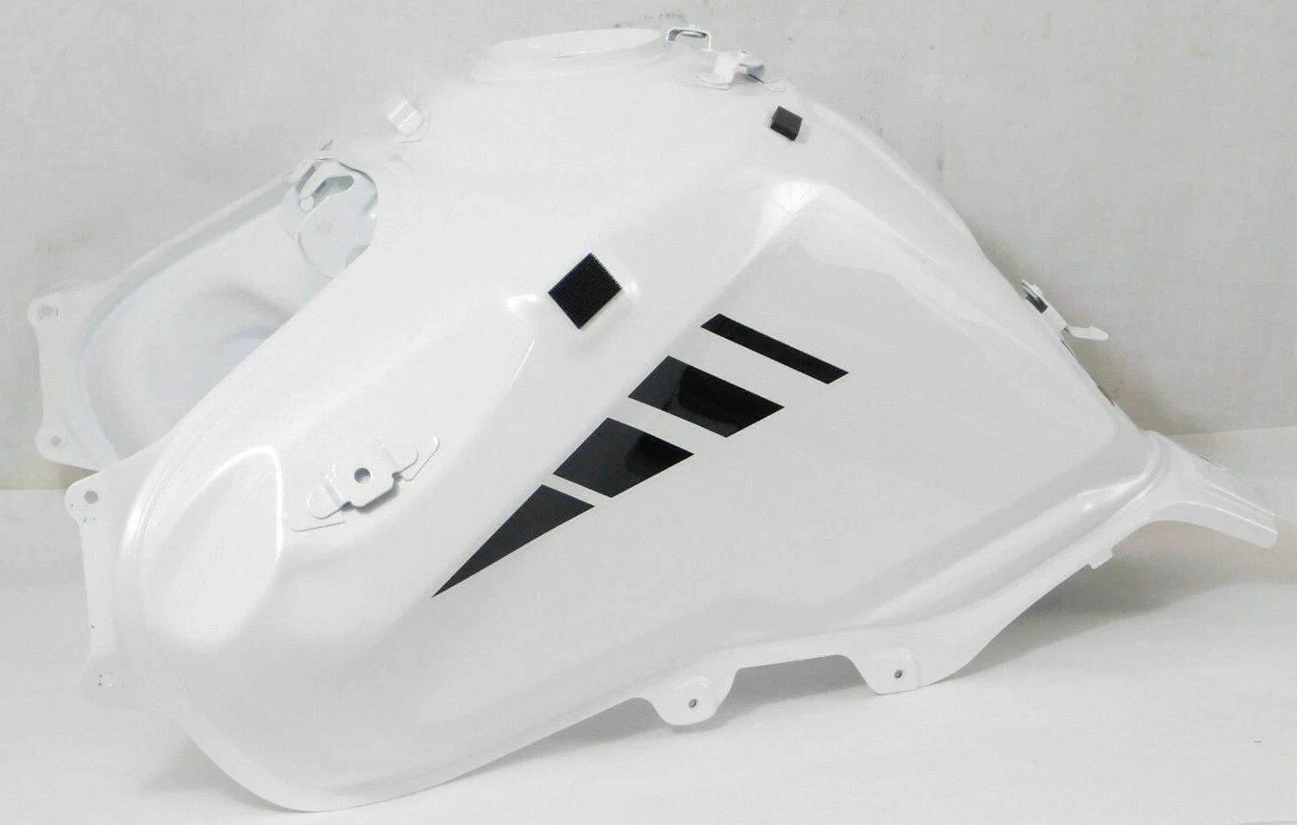 TANK ASSY,FUEL (WHITE) *{BODY COLOR:B1F}*