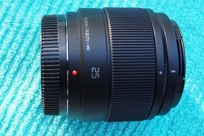 LUMIX G 25mm / F1.7 ASPH. MFT-Bajonett Festbrennweite, ein neuwertiger  Zustand.