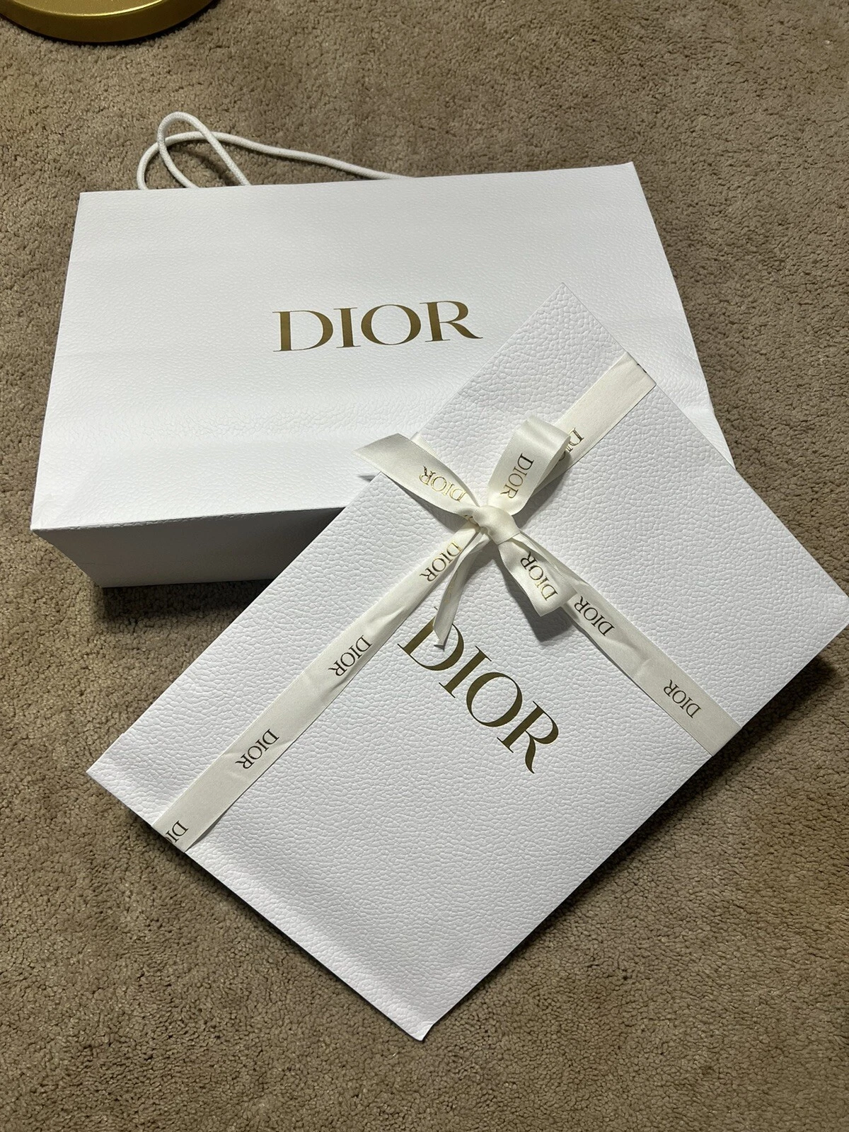 Sac cadeau de luxe et enveloppe cadeau Dior authentique galets blancs 16,5 x 11,75 x 5