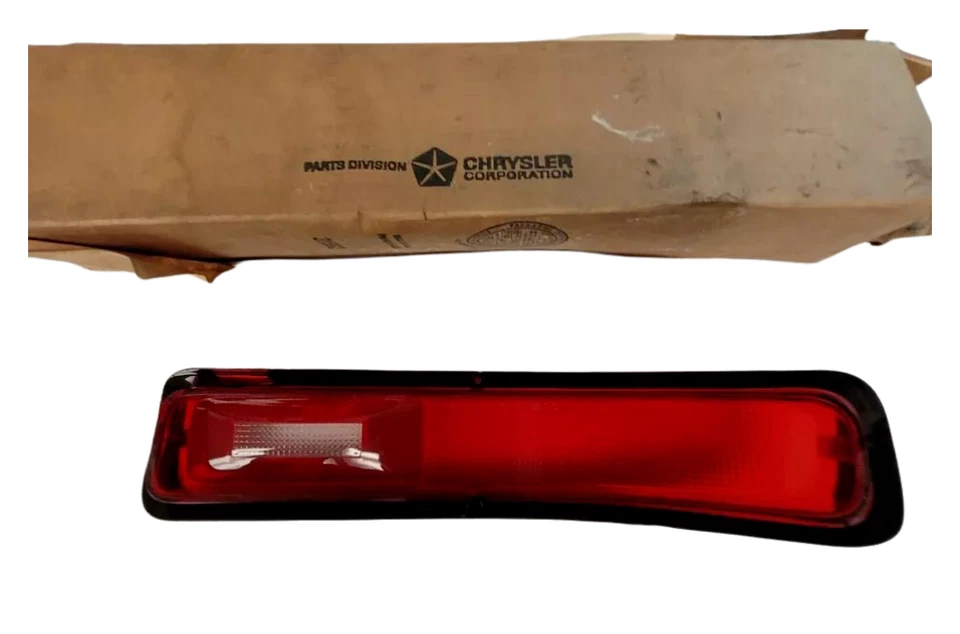 Plymouth Fury I II 1970 luz trasera lateral derecha lente 3420856 nuevo de lote original Foto 2 de 4