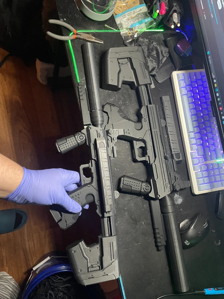 Juguete de plástico de tamaño real Halo 3 ODST SMG utilería Foto 2 de 3