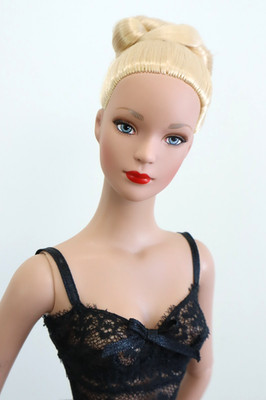 Robert Tonner 16'' Fashion Doll Tyler Wentworth RTW Glamour - Blonde Updo