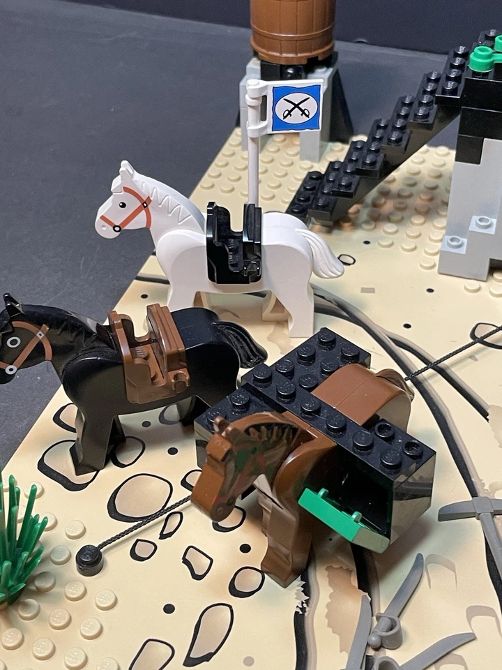 Vintage 1996 Lego #6761 Bandits Secret Hide-Out  Western Wild West Cowboy - Image 3 of 4